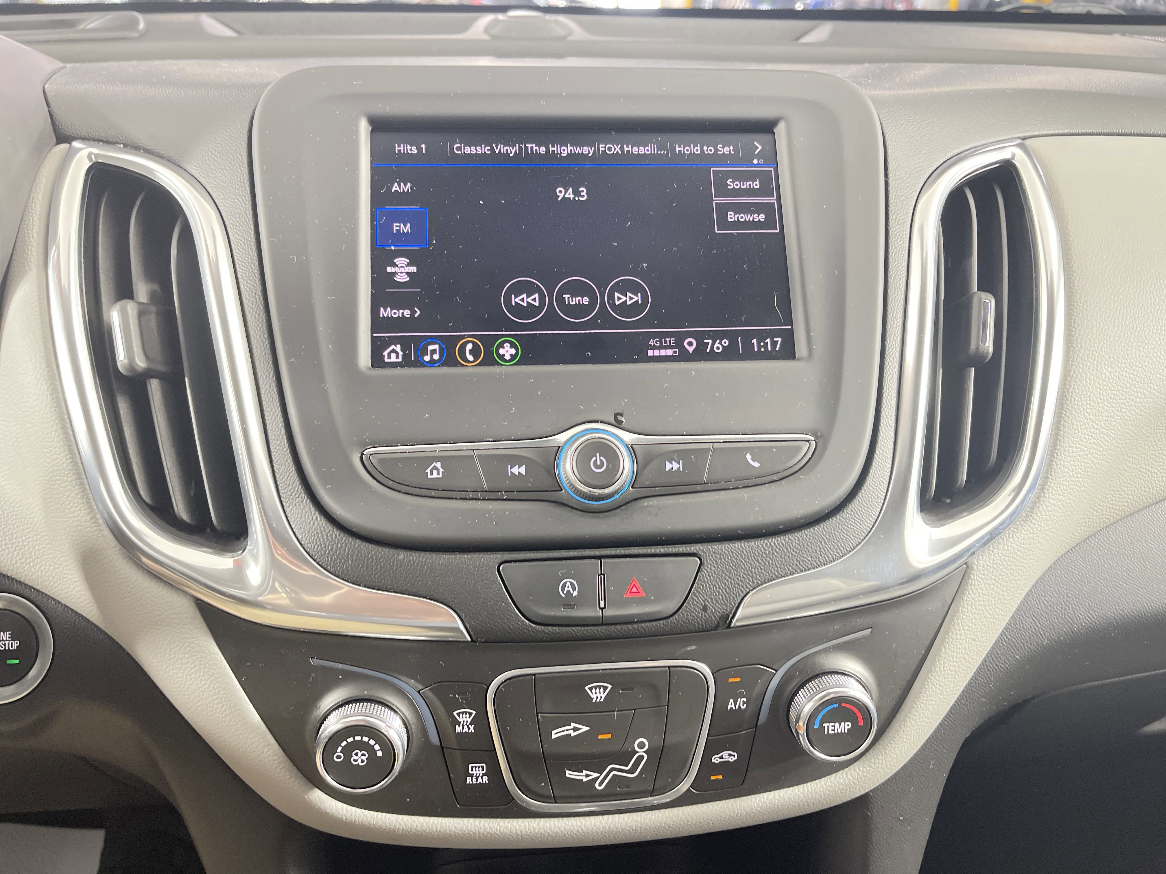 Used 2022 Chevrolet Equinox LS image 21