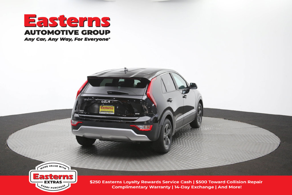 Used 2025 Kia Niro LX FWD image 38
