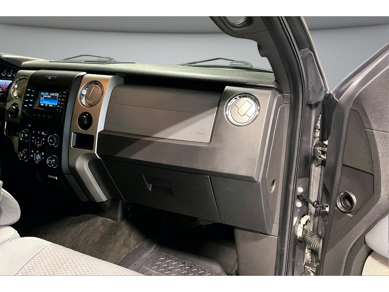 Used 2014 Ford F150 XLT w/ Equipment Group 302A Luxury AWD/4WD image 41