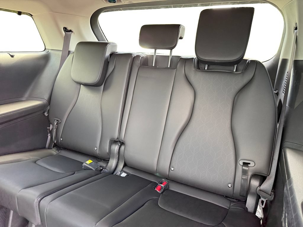 New 2027 Kia Carnival EX FWD image 15