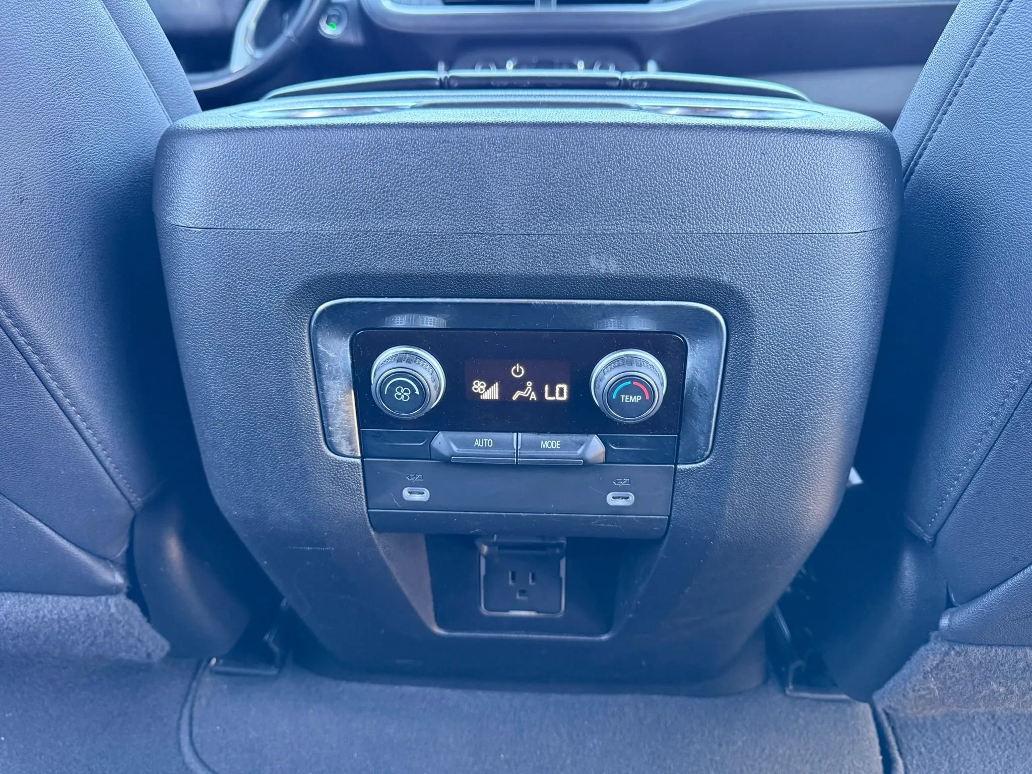 Used 2023 Chevrolet Suburban LT AWD/4WD image 38
