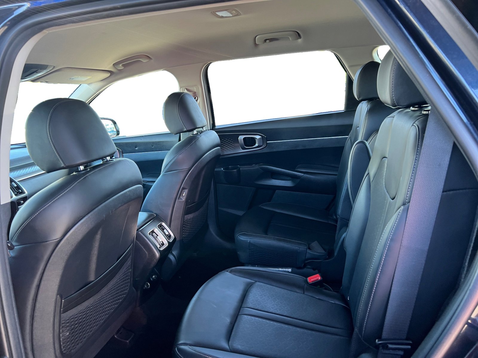 Used 2024 Kia Sorento EX image 11