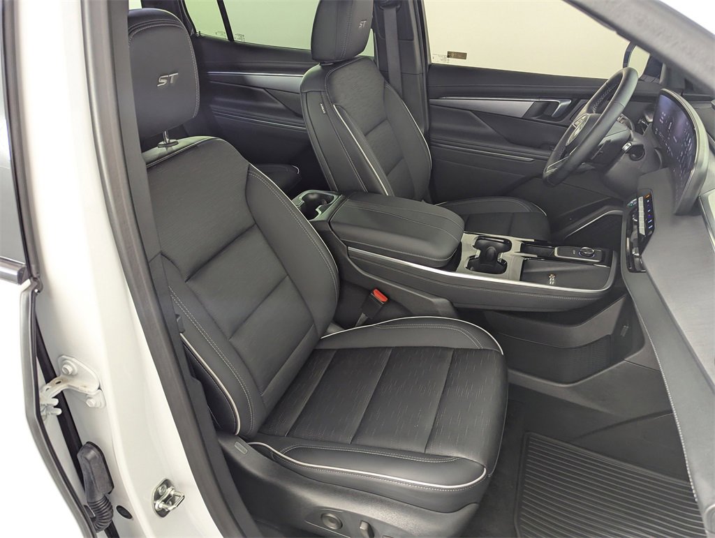 Used 2025 Buick Enclave Sport Touring w/ LPO, All-Weather Package image 40