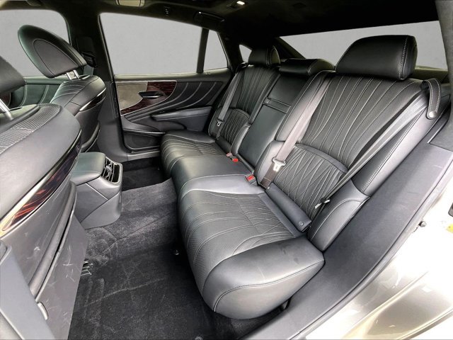 Used 2022 Lexus LS 500 w/ Interior Upgrade Package RWD image 28