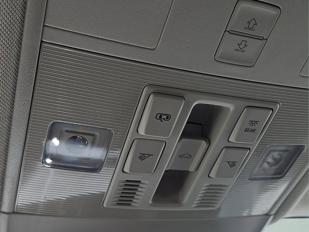 New 2026 Volkswagen Taos SE FWD image 21