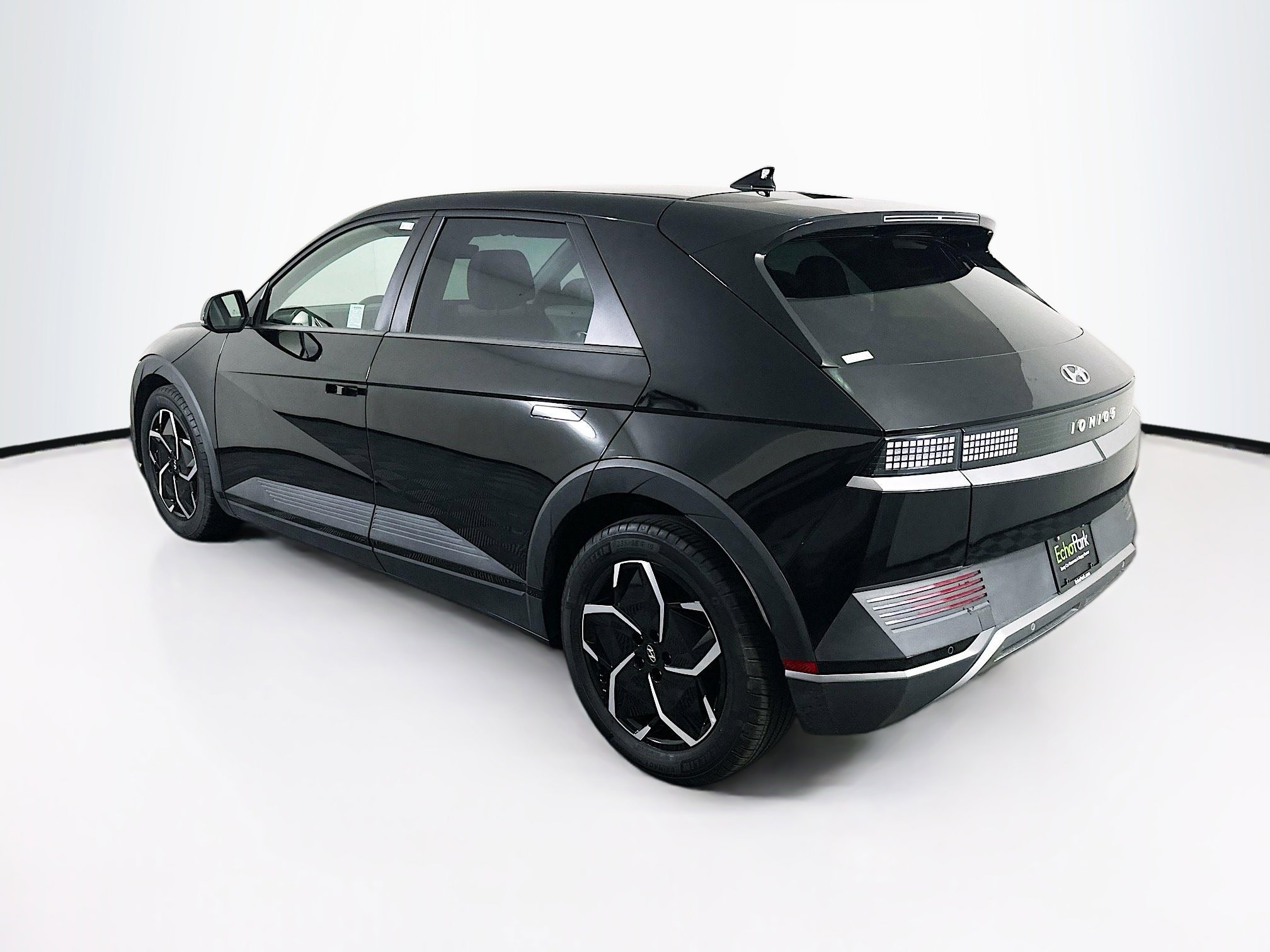 Used 2024 Hyundai Ioniq 5 SE image 5