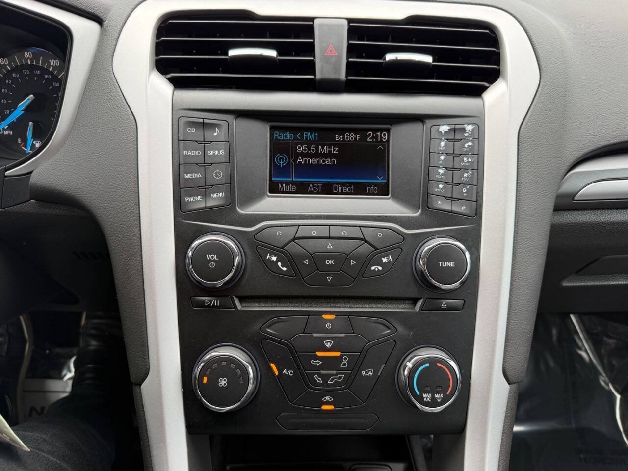 Used 2013 Ford Fusion S FWD image 17