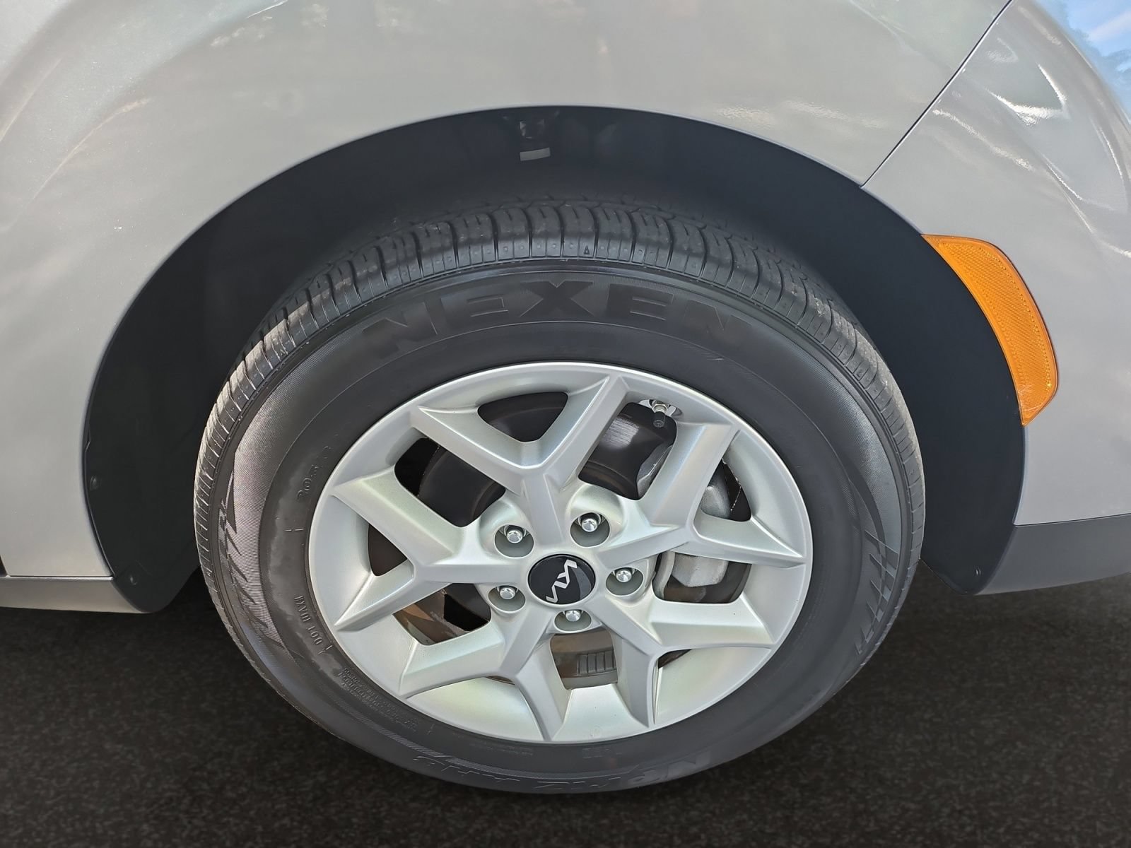 Used 2025 Kia Soul LX w/ LX Technology Package FWD image 41