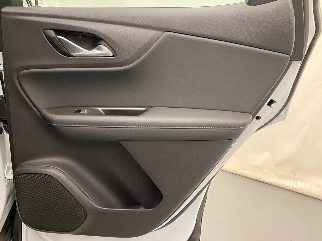 Used 2019 Chevrolet Blazer L FWD image 13