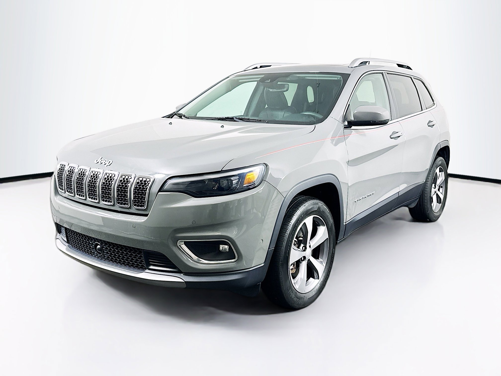 Used 2021 Jeep Cherokee Limited image 3