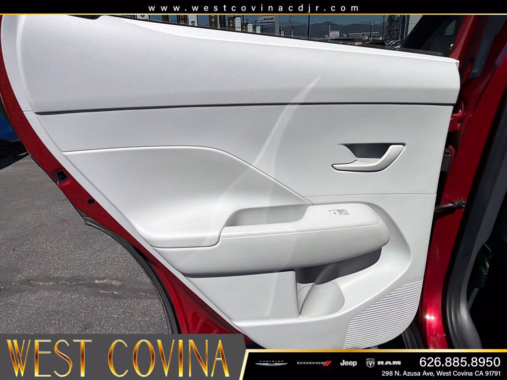 Used 2024 Hyundai Kona SEL AWD/4WD image 36