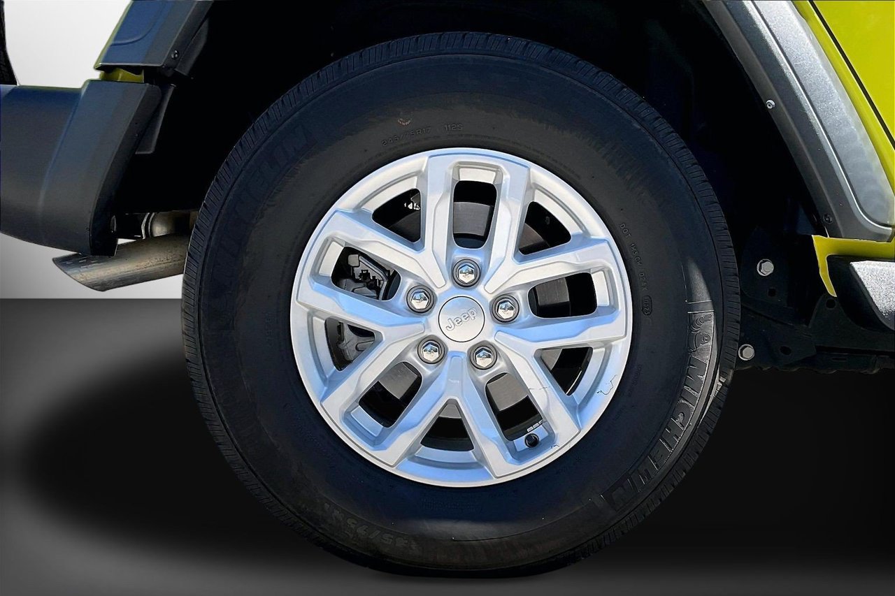 Used 2023 Jeep Wrangler Unlimited Sport AWD/4WD image 35