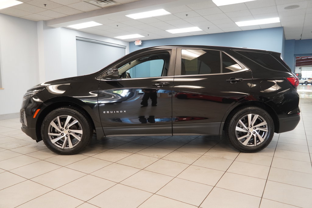 Used 2022 Chevrolet Equinox LT FWD image 2