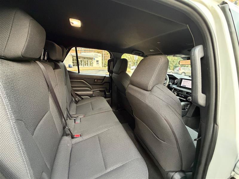 Used 2025 Toyota 4Runner SR5 AWD/4WD image 26