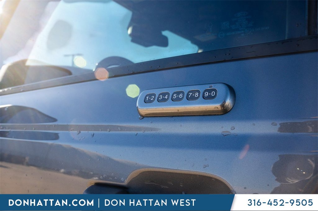 Used 2023 Ford Bronco Wildtrak image 35