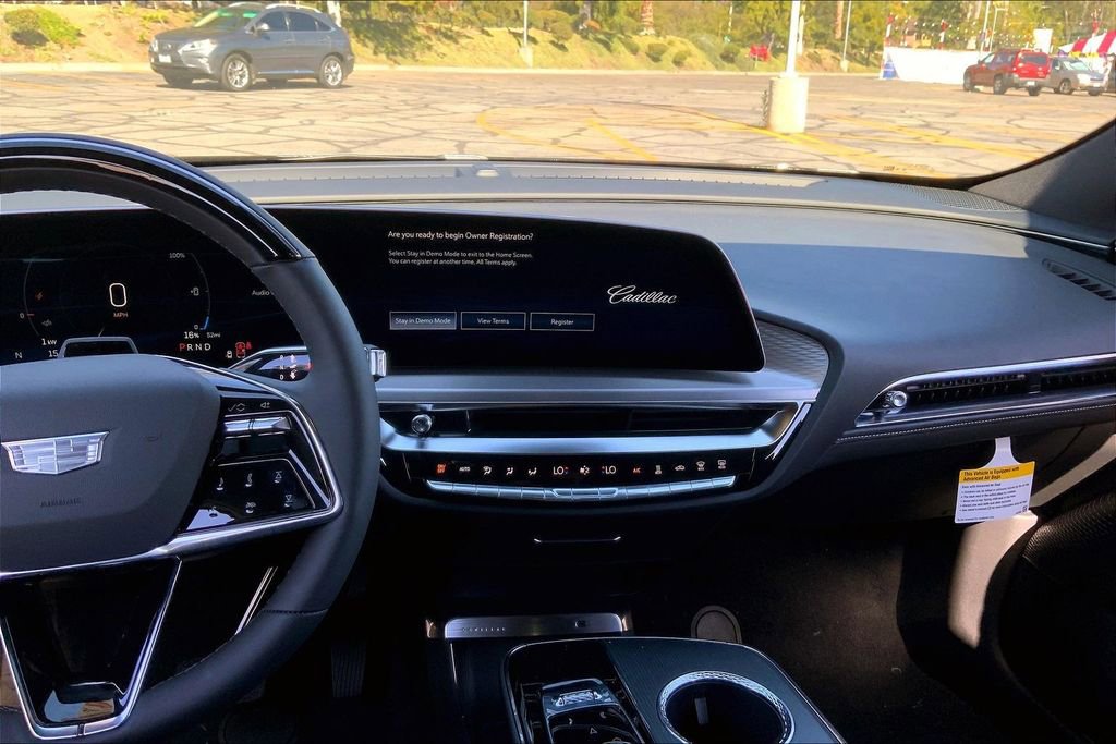 New 2026 Cadillac Lyriq Luxury image 8