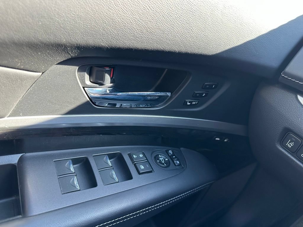 Used 2018 Acura RLX w/ Technology Package FWD image 11