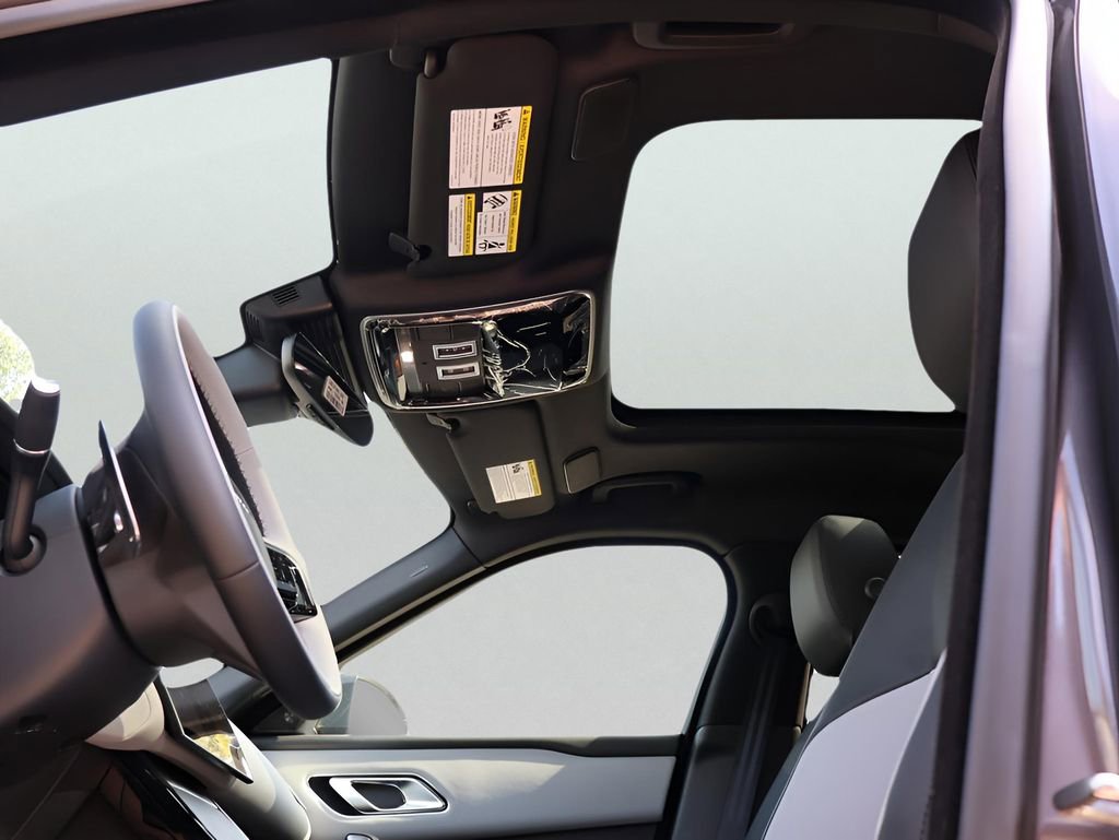 New 2026 Land Rover Range Rover Velar Dynamic SE image 38