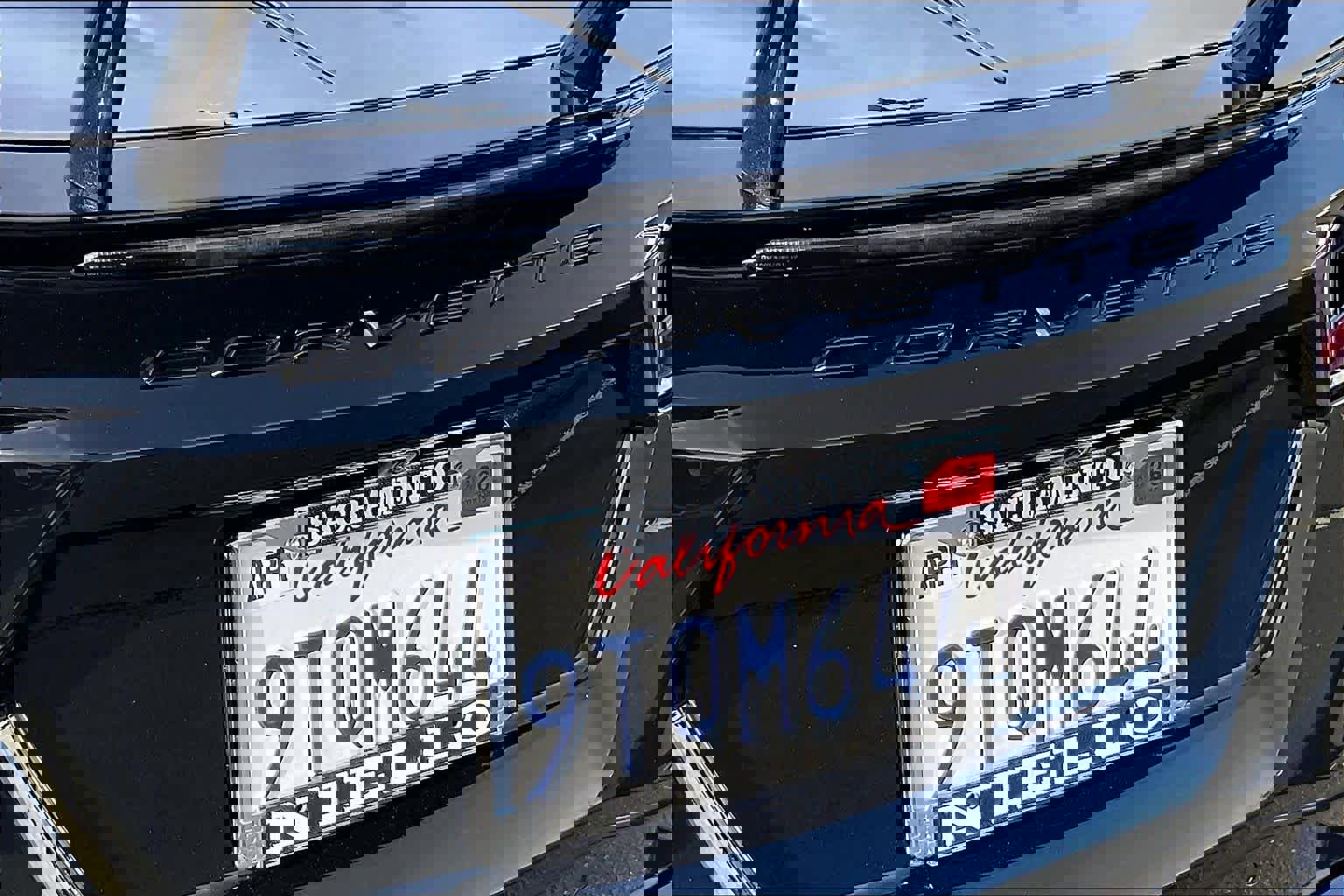 Used 2022 Chevrolet Corvette Stingray Premium Conv w/ Z51 Performance Package image 10