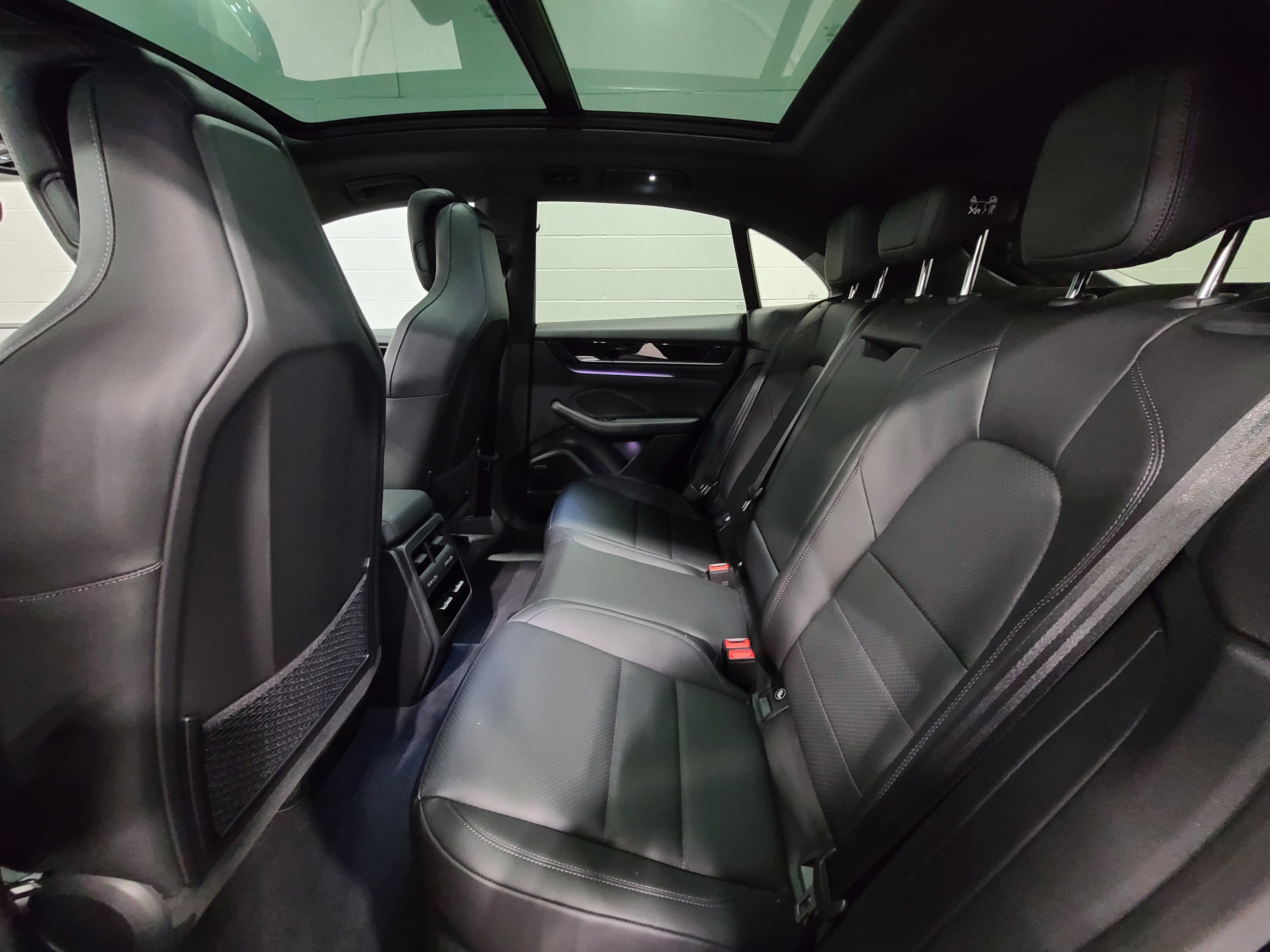 New 2026 Porsche Macan Electric RWD image 27