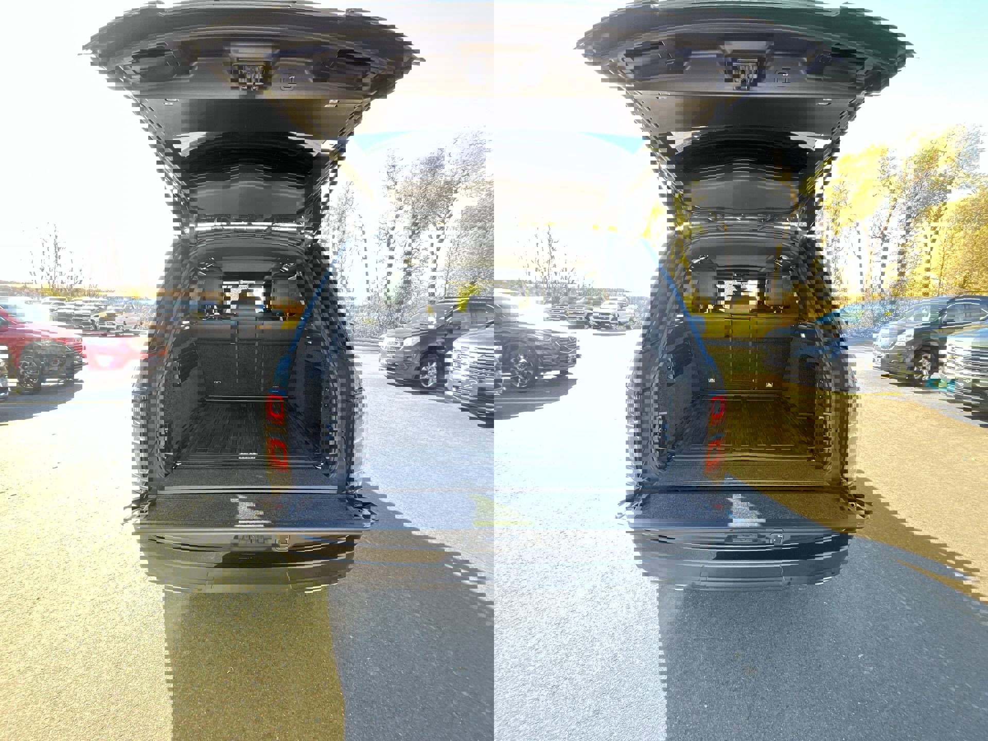 Used 2020 Land Rover Range Rover Long Wheelbase HSE image 27