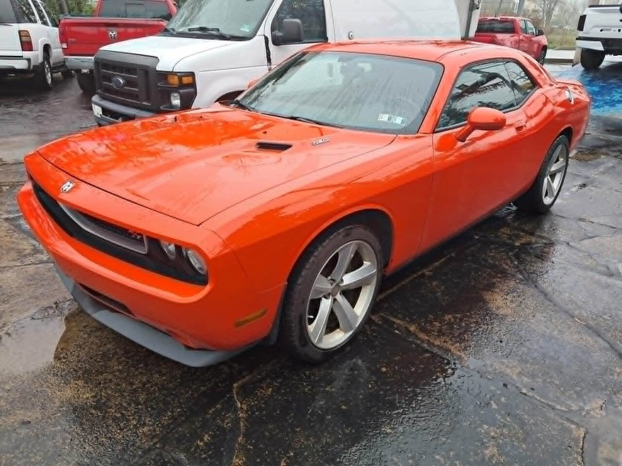 Used 2009 Dodge Challenger R/T RWD image 1