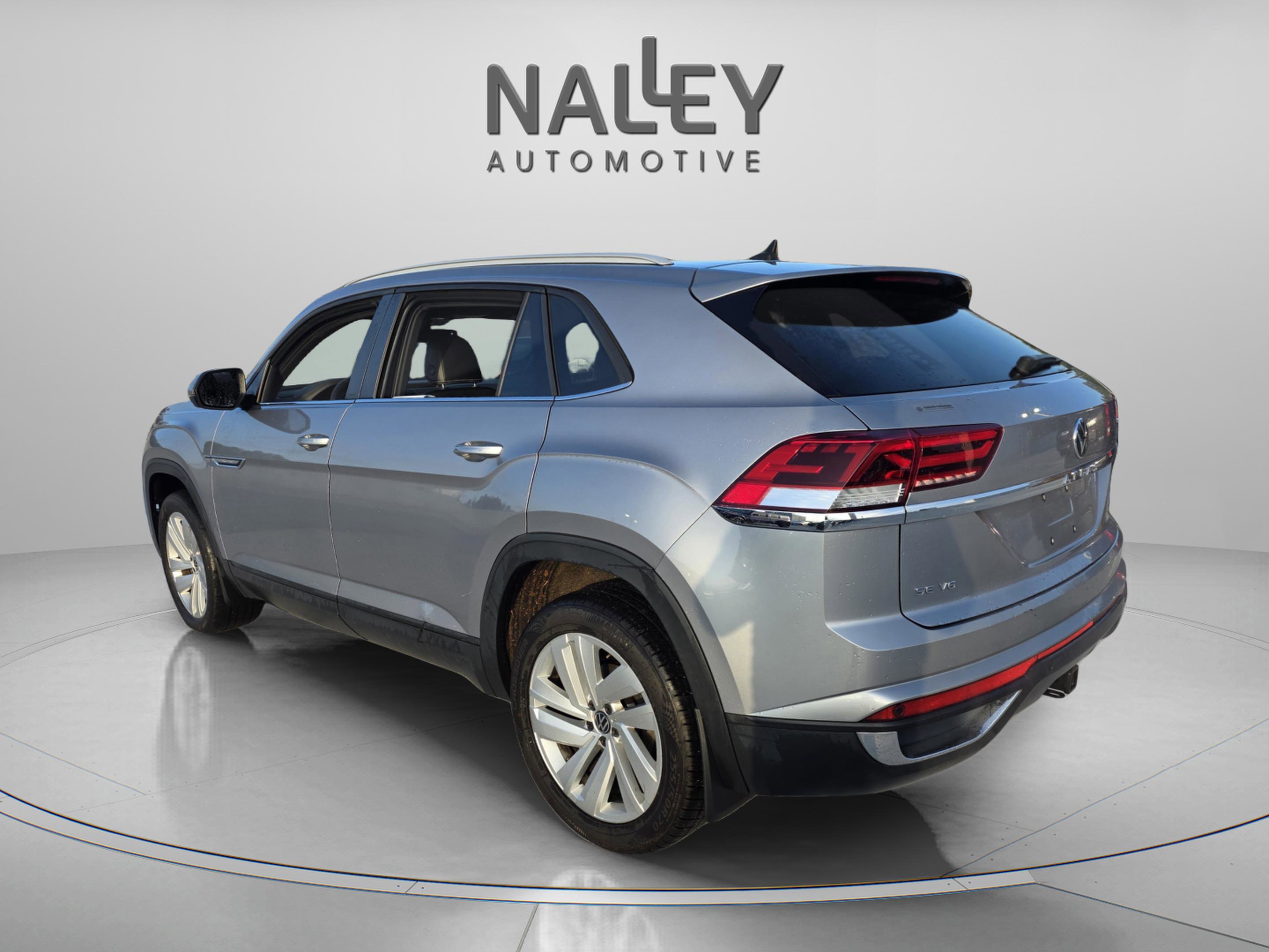 Used 2022 Volkswagen Atlas Cross Sport SE image 3