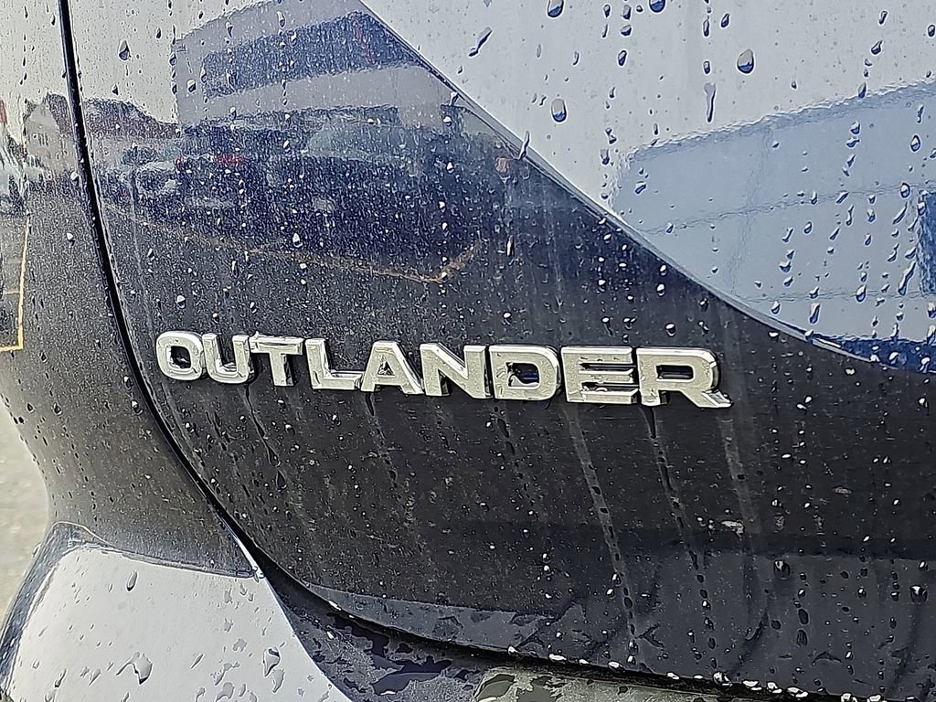 New 2026 Mitsubishi Outlander SE image 21