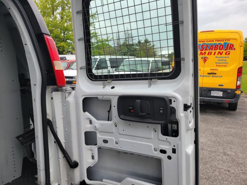 Used 2009 GMC Savana 3500 RWD image 31