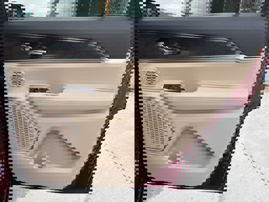 New 2026 Jeep Grand Cherokee L Limited image 27