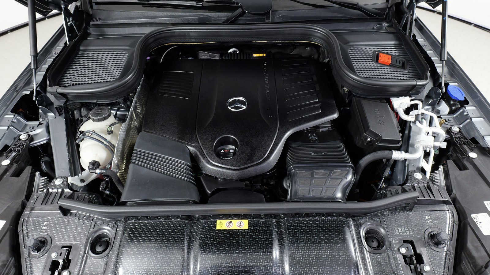 Used 2024 Mercedes-Benz GLS 450 4MATIC w/ AMG Line Exterior image 74