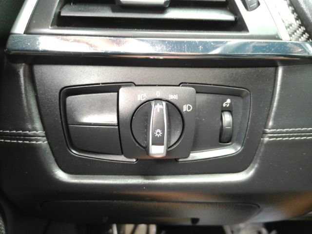 Used 2019 BMW M4 CS w/ Executive Package image 28