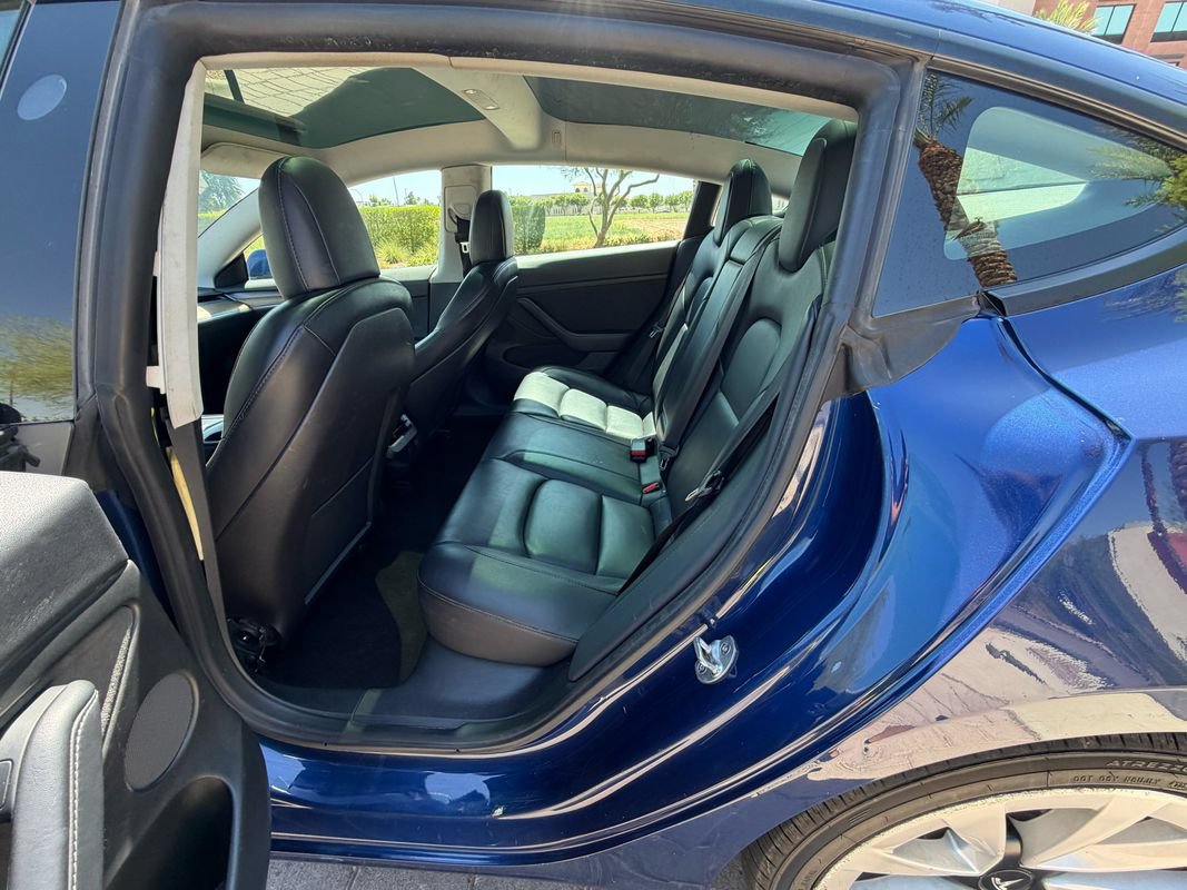 Used 2022 Tesla Model 3 Standard Range RWD image 11