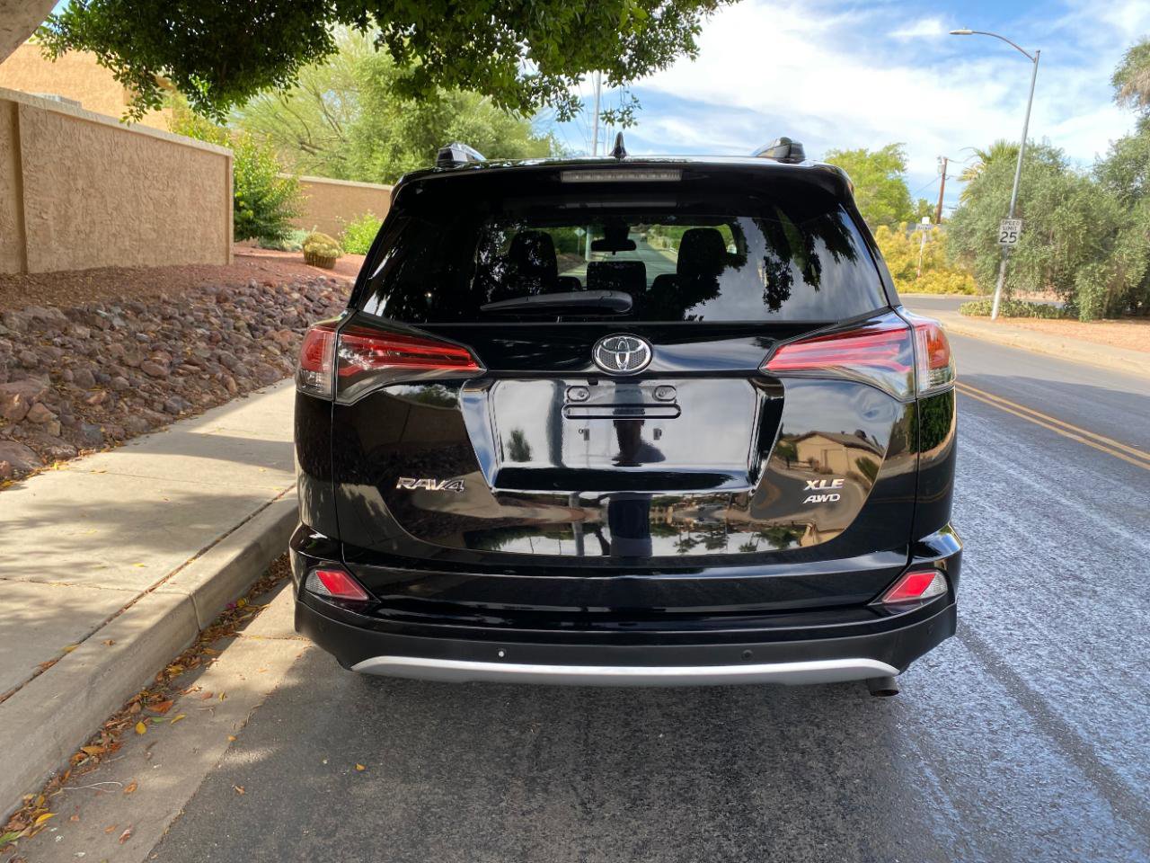 Used 2016 Toyota RAV4 XLE w/ Convenience Package AWD/4WD image 9