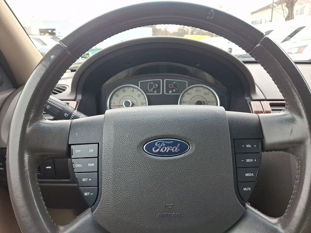 Used 2008 Ford Taurus Limited FWD image 19