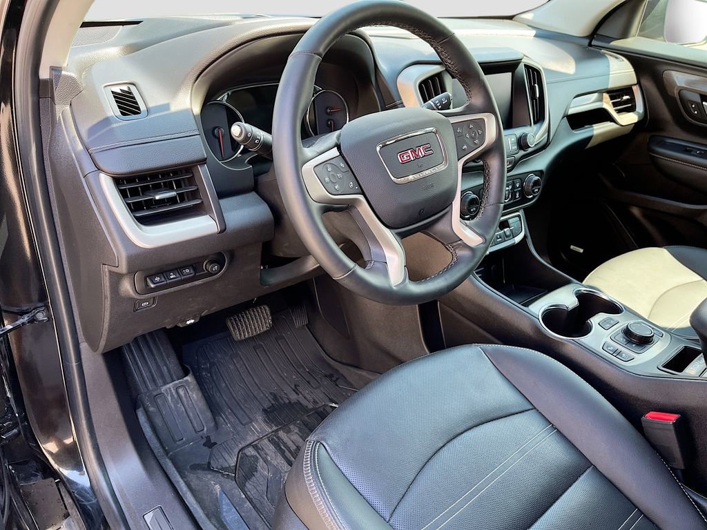 Used 2024 GMC Terrain Denali w/ Denali Premium Package AWD/4WD image 9