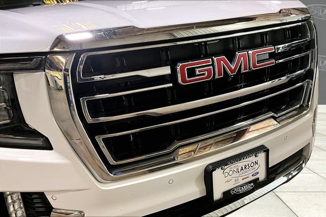 Used 2022 GMC Yukon XL SLT w/ SLT Premium Package AWD/4WD image 10