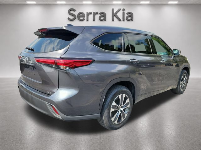 Used 2022 Toyota Highlander XLE FWD image 5