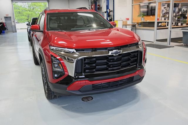 New 2026 Chevrolet Equinox ACTIV w/ Convenience Package III FWD image 11