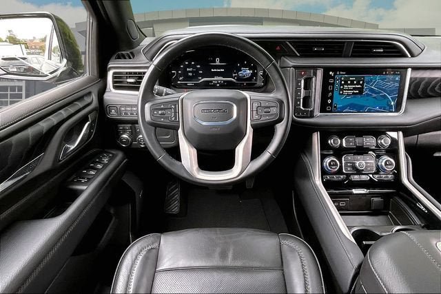 Used 2024 GMC Yukon XL Denali AWD/4WD image 5