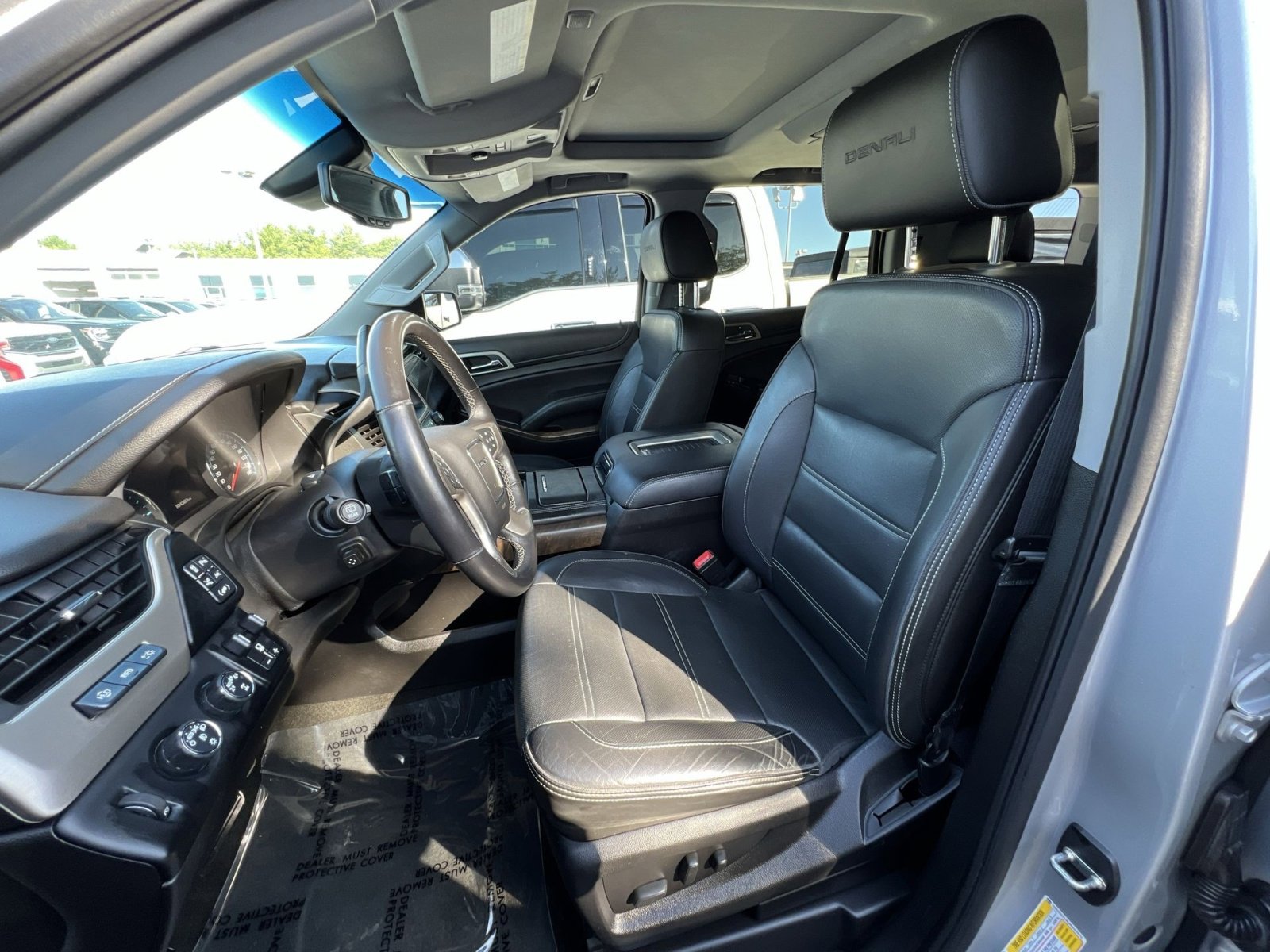 Used 2018 GMC Yukon Denali w/ Denali Ultimate Package AWD/4WD image 21