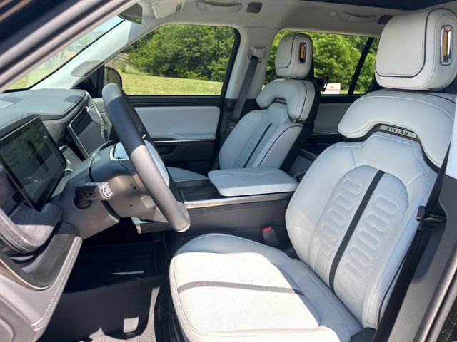 Used 2025 Rivian R1S Adventure AWD/4WD image 11
