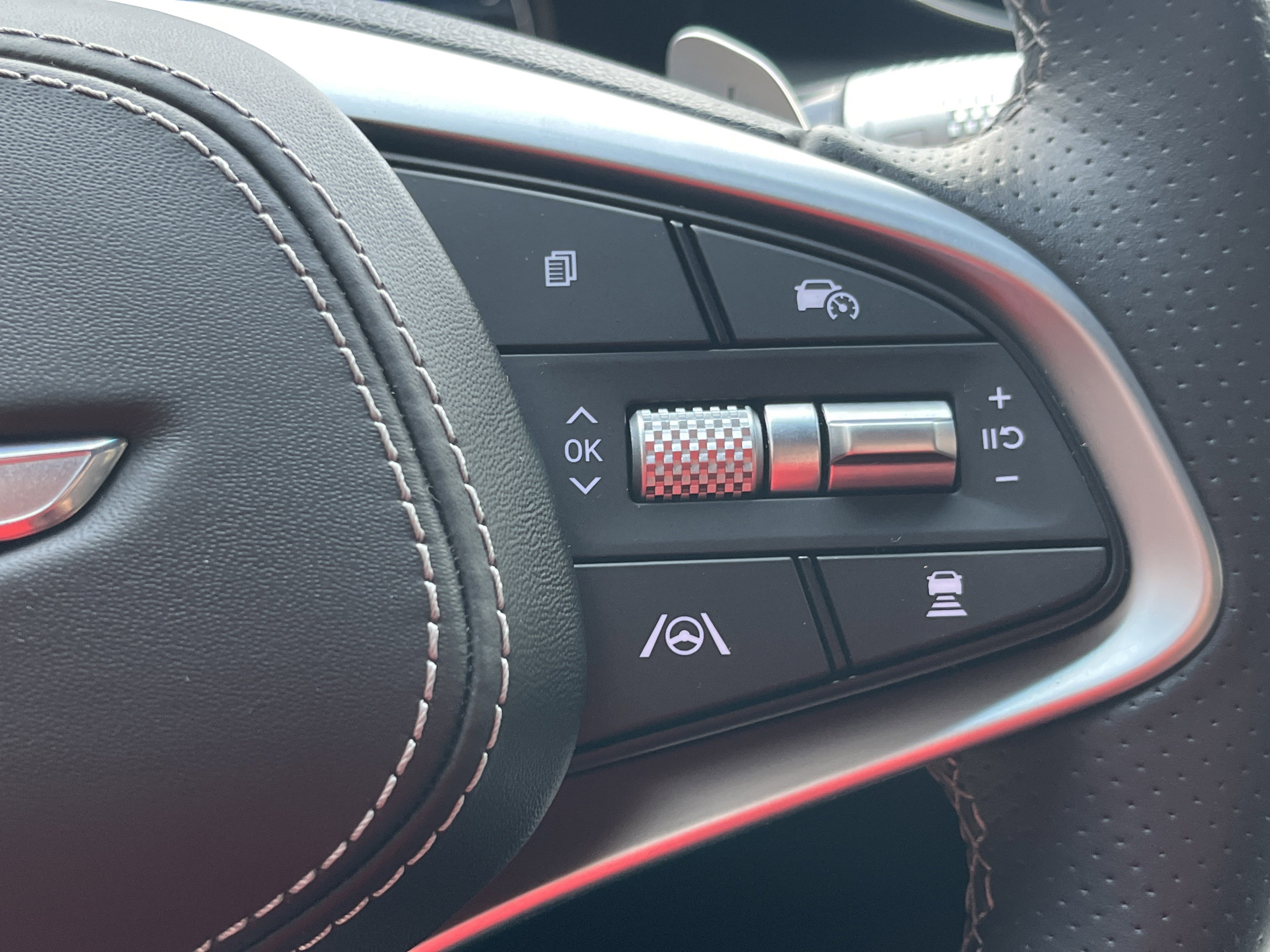 Used 2025 Genesis GV70 3.5T Sport w/ Sport Advanced Package image 12