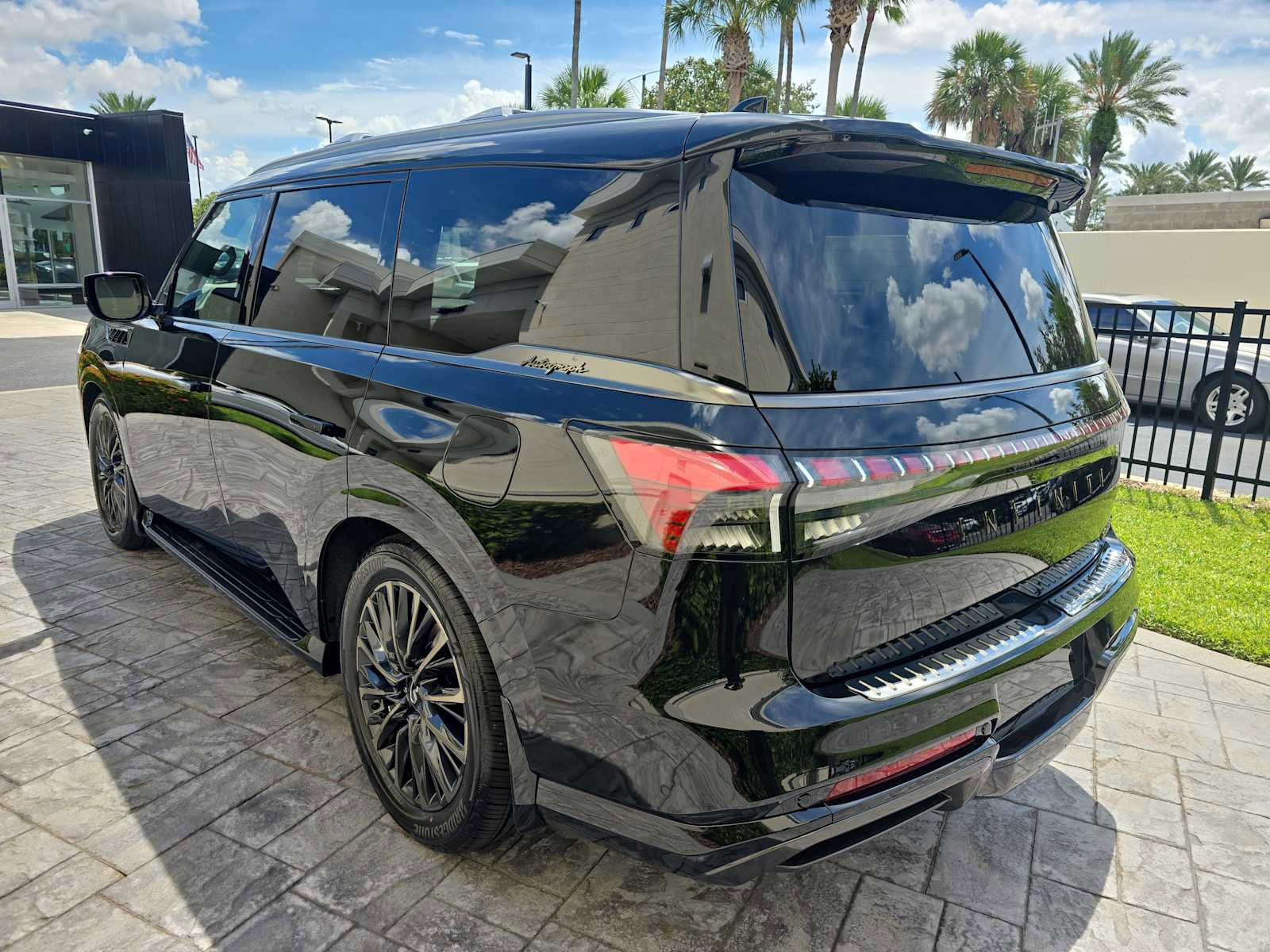 New 2026 INFINITI QX80 Autograph w/ Autograph Exterior Package image 7