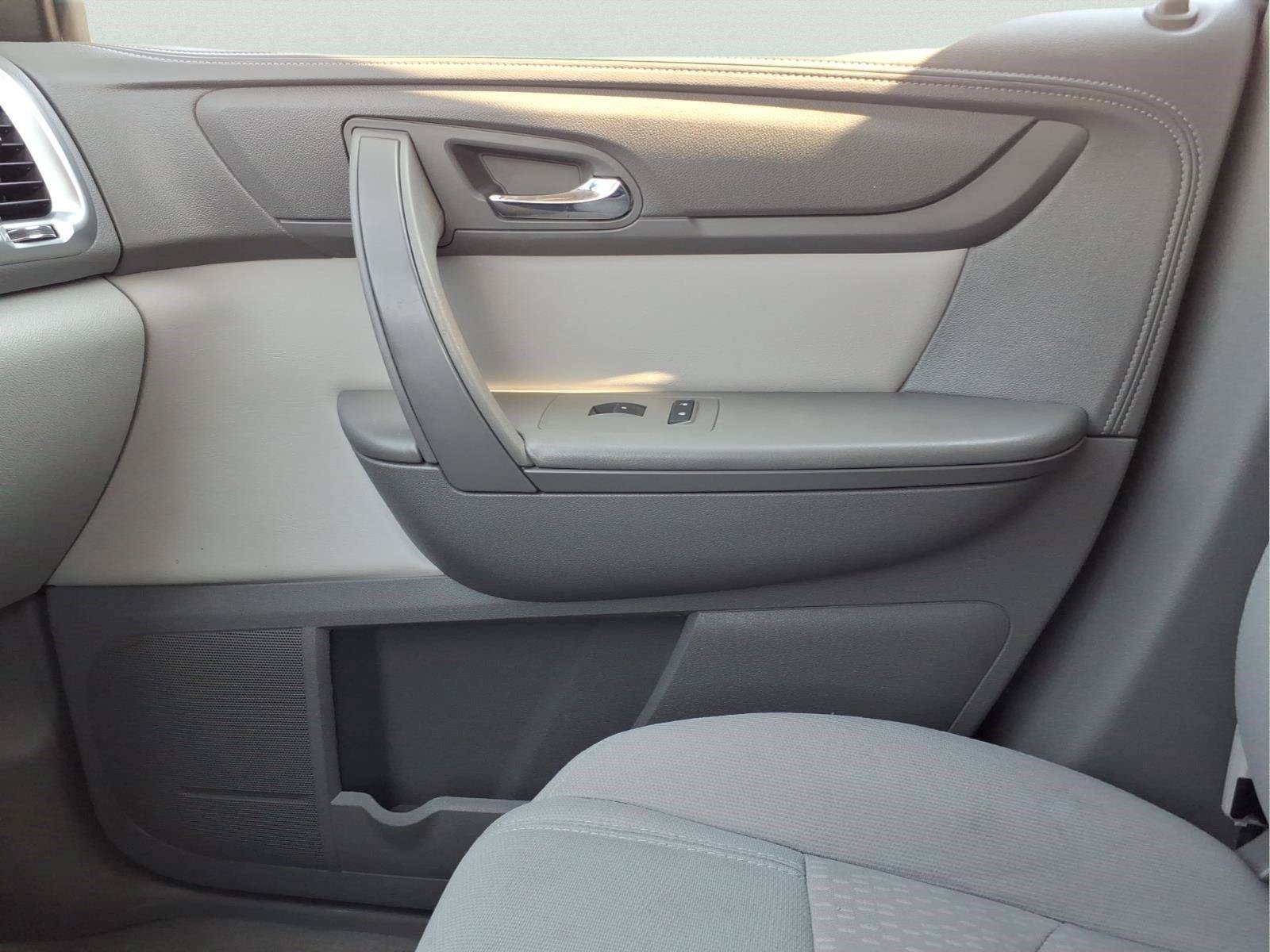 Used 2016 GMC Acadia SLE FWD image 27