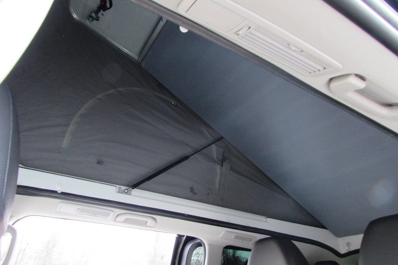 Used 2018 Mercedes-Benz Metris Passenger image 40