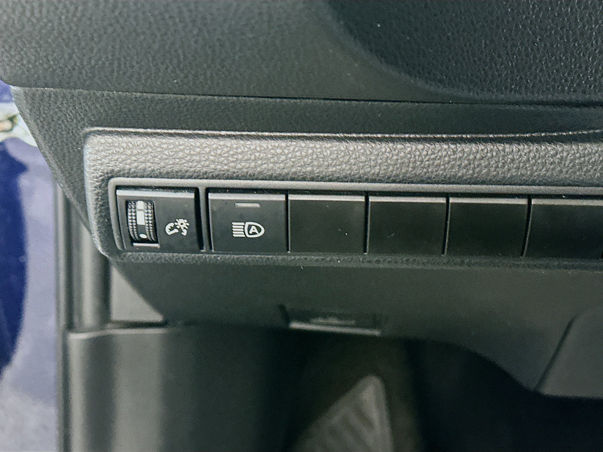 Used 2024 Toyota Corolla LE FWD image 17