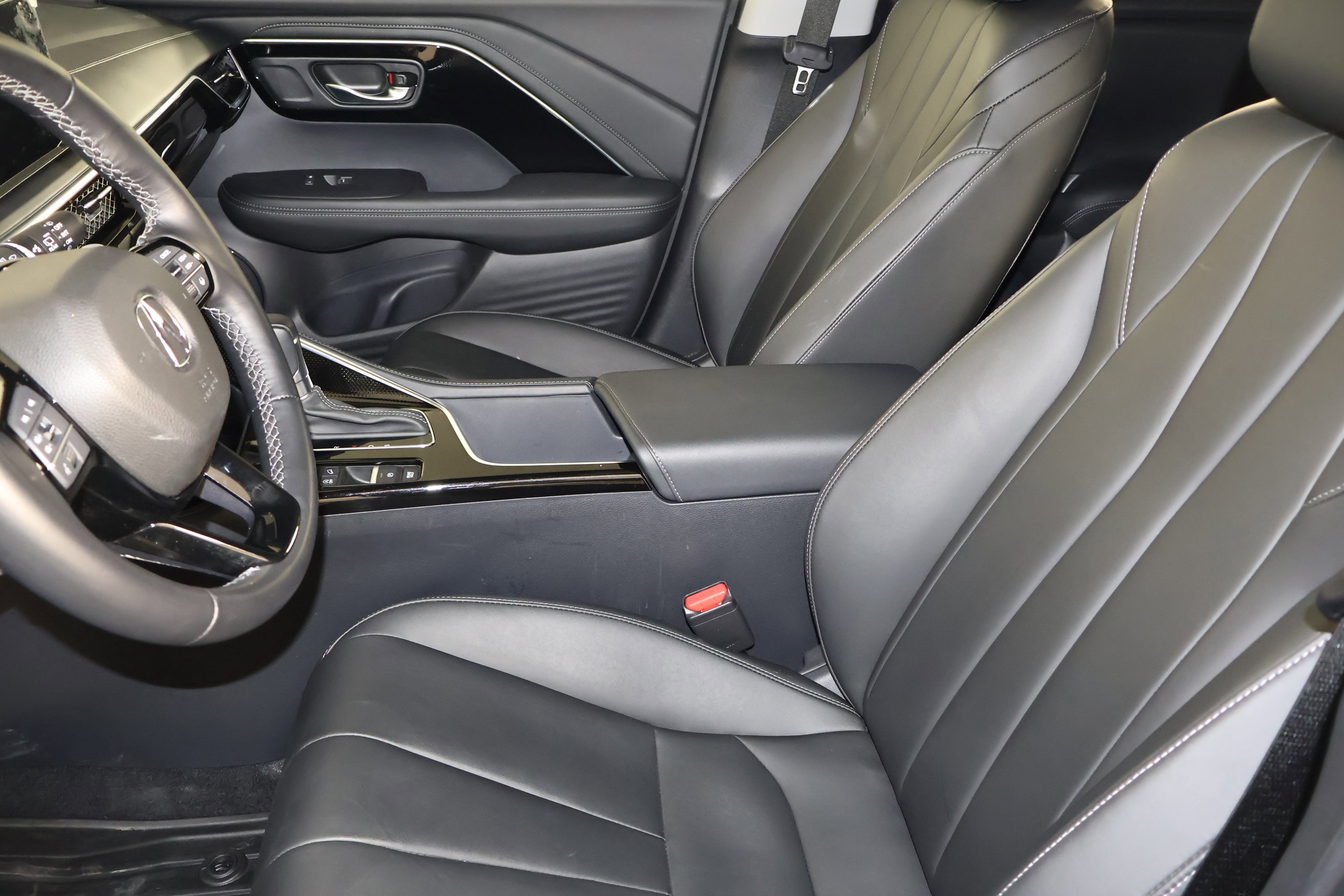 Certified 2025 Acura ADX AWD image 37