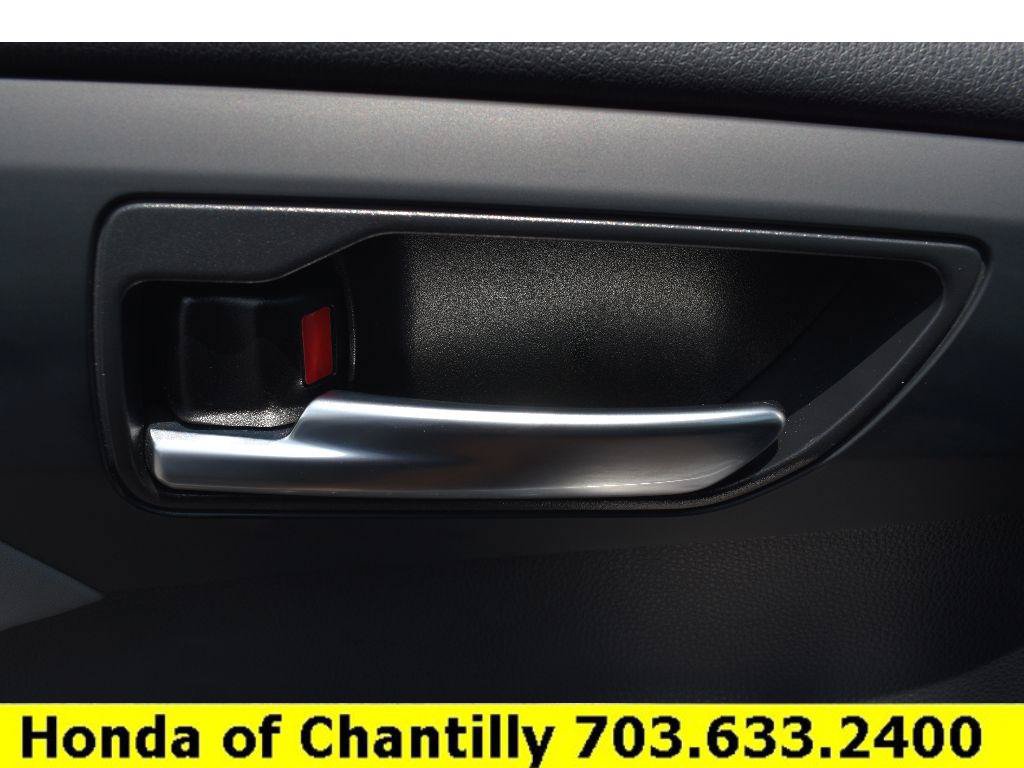 Used 2022 Toyota Highlander XLE AWD/4WD image 23