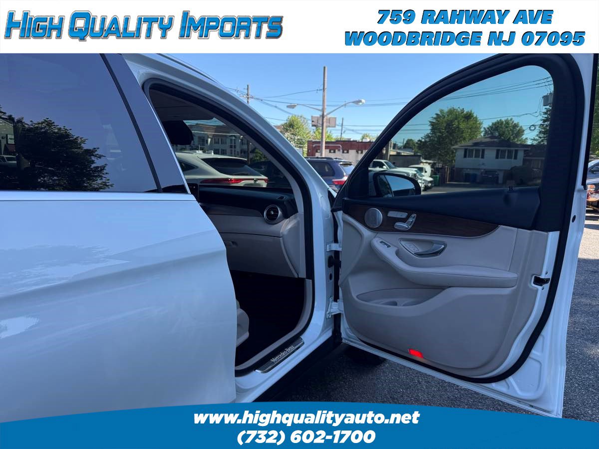 Used 2021 Mercedes-Benz GLC 300 4MATIC w/ Multimedia Package image 22